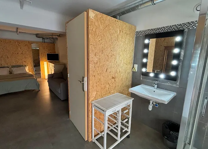 فندق مبيت وإفطار Radiance Private Bedroom & Breakfast كان